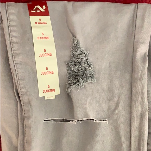 Gray Jegging Jeans - Picture 3 of 3